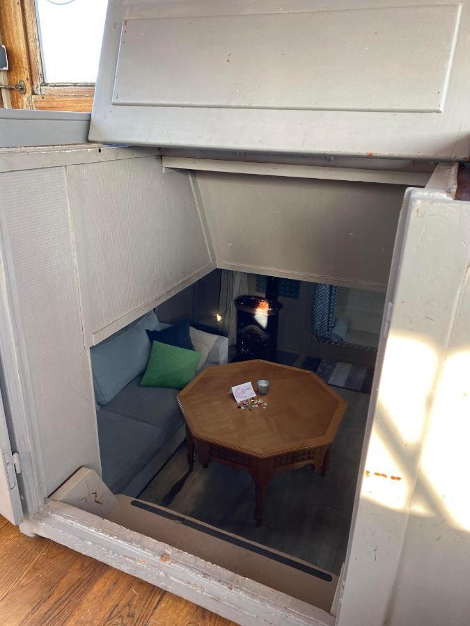 דואי Peniche "Louise Michel" Sejournez Dans L'Appartement Du Capitaine, Offrez Vous Une Experience Inoubliable Au Fil De L'Eau מראה חיצוני תמונה