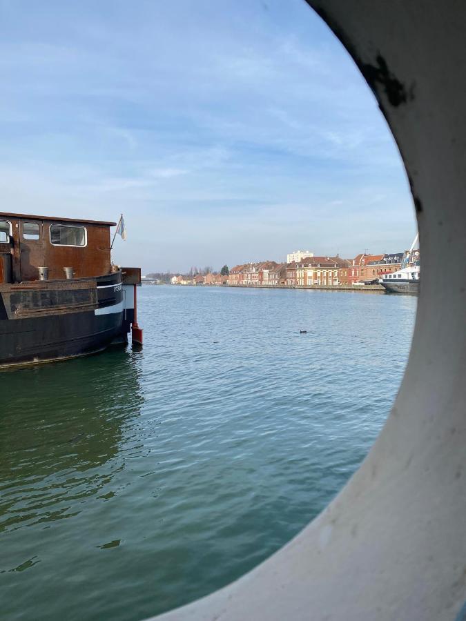 דואי Peniche "Louise Michel" Sejournez Dans L'Appartement Du Capitaine, Offrez Vous Une Experience Inoubliable Au Fil De L'Eau מראה חיצוני תמונה
