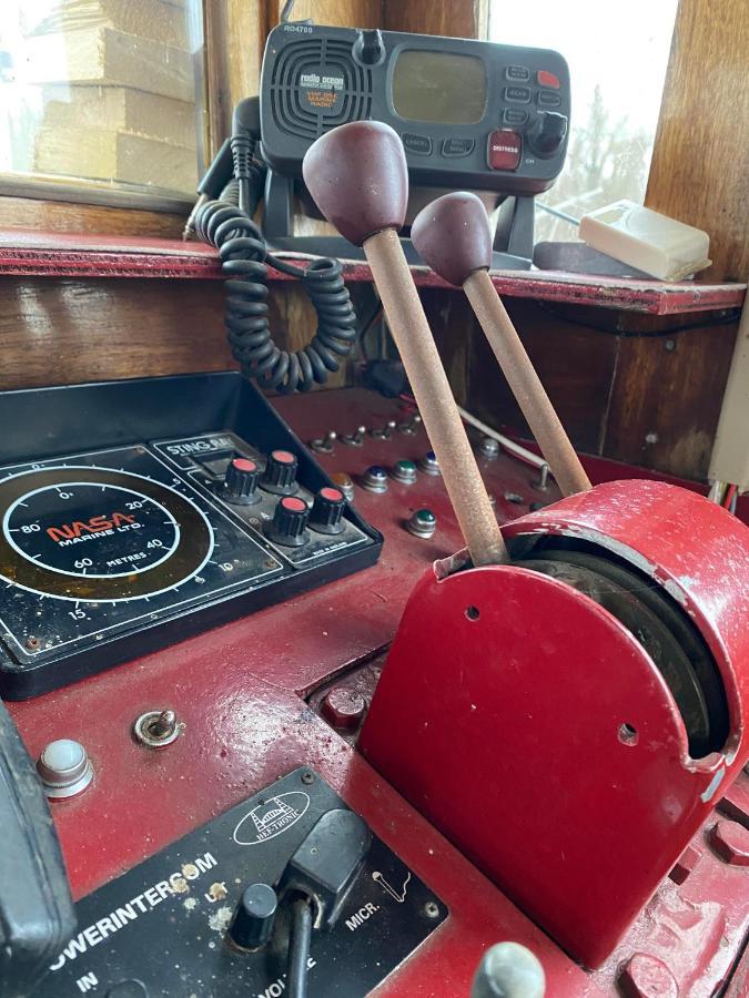 דואי Peniche "Louise Michel" Sejournez Dans L'Appartement Du Capitaine, Offrez Vous Une Experience Inoubliable Au Fil De L'Eau מראה חיצוני תמונה