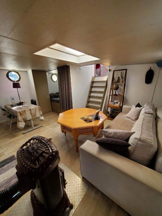 דואי Peniche "Louise Michel" Sejournez Dans L'Appartement Du Capitaine, Offrez Vous Une Experience Inoubliable Au Fil De L'Eau מראה חיצוני תמונה