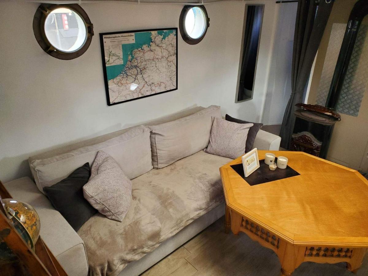 דואי Peniche "Louise Michel" Sejournez Dans L'Appartement Du Capitaine, Offrez Vous Une Experience Inoubliable Au Fil De L'Eau מראה חיצוני תמונה