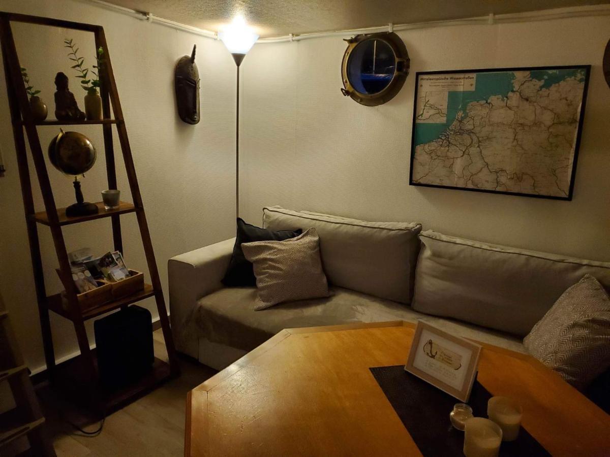 דואי Peniche "Louise Michel" Sejournez Dans L'Appartement Du Capitaine, Offrez Vous Une Experience Inoubliable Au Fil De L'Eau מראה חיצוני תמונה